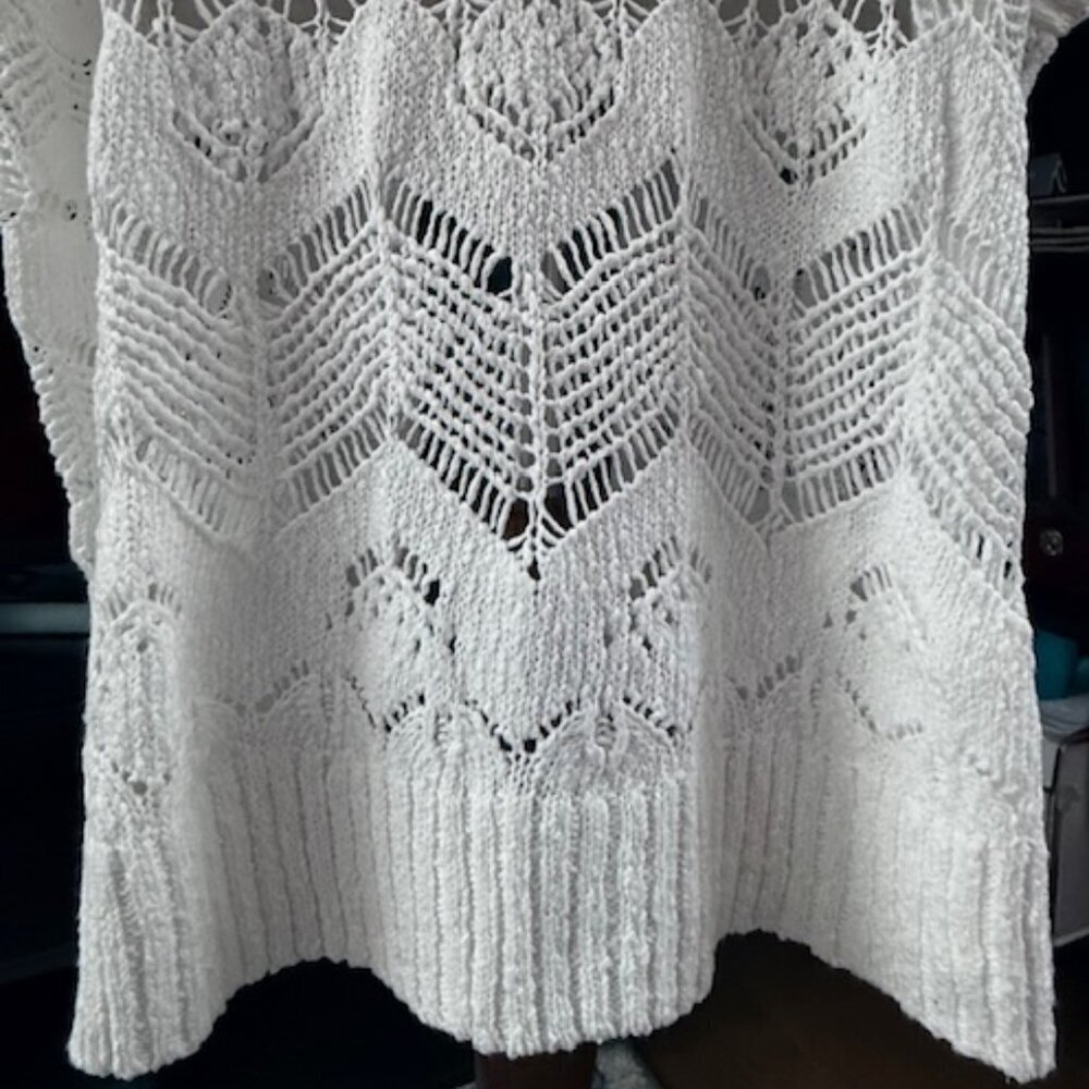Torrid Open Stitch White Cardigan Poncho Sweater Short Sleeves 3/4 = 22/24 NWT - Picture 11 of 16